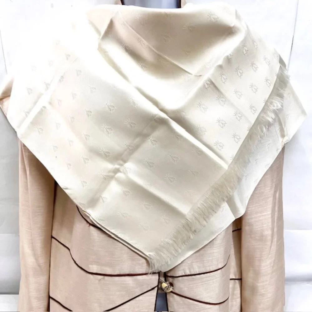 New Unbox HERMES  Stole scarf wrap 100% Silk Satin 58"x36" Ivery Bees FringW/C/A - Picture 14 of 15